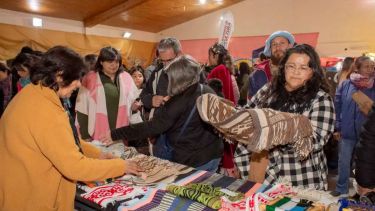 Mucha gente está participando de la Fiesta de la Matra y las Artesanías, en Valcheta 