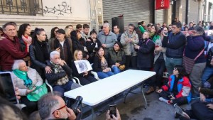 Familiares de los detenidos durante la votación de la Ley Bases marcharan a Plaza de Mayo