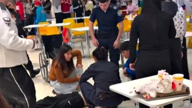 Violenta pelea entre adolescentes en Tortuguitas. Foto: gentileza La Nación. 
