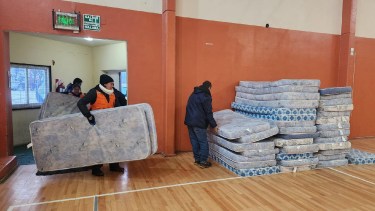 Los números que dejó el temporal de nieve en Neuquén: más de 600 personas varadas en Piedra del Águila 