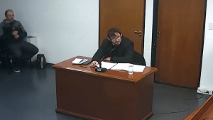 Viedma: la imputaron porque atacó con un cuchillo a una joven y le causó heridas que le deformaron el rostro