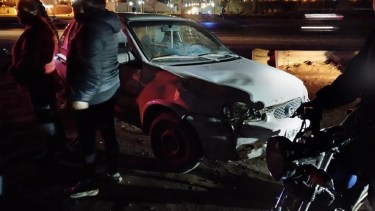 Hay dos personas heridas tras un fuerte choque en Regina. Foto: gentileza InfoRegina
