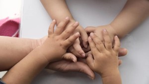 Se busca Familia Solidaria para dos hermanitos de Cinco Saltos