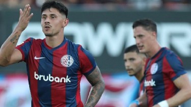 San Lorenzo busca alternativas si se va Adam Bareiro.