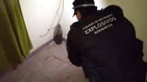 Imagen de Un hombre de Roca encontró un proyectil de artillería militar en su vivienda