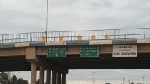 Imagen de Colocaron estrellas en los puentes de Ruta 7 de Neuquén: ¿Qué significan?