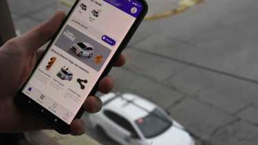 La aplicación brinda un servicio similar al de Uber pero con taxis registrados. Foto Alejandro Carnevale. 