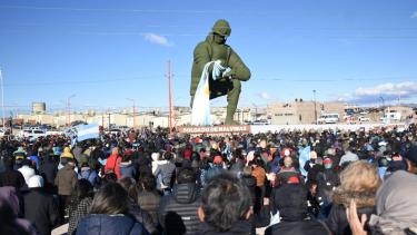 Unas 160 toneladas pesa el monumento al soldado de Malvinas que se inauguró en Zapala (Municipalidad de Zapala)