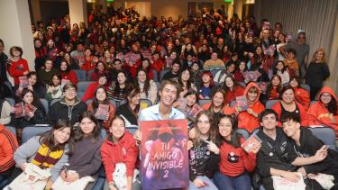 Santiago considera que los jóvenes se identifican con sus personajes. Foto: gentileza