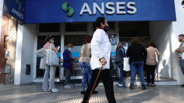 El cronograma de pagos completo de Anses para jubilados y pensionados en agosto 2024. 