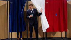 Elecciones en Francia: la izquierda ganó, hubo lamentos en la ultraderecha y renunció el primer ministro