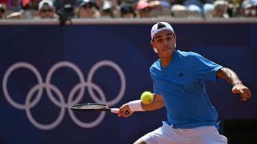 Cerúndolo no pudo ante Casper Ruud y cayó en octavos en París.