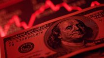 Imagen de Dólar | ¿Sube la tasa de los plazos fijos?: qué debe hacer Luis Caputo para evitar una devaluación