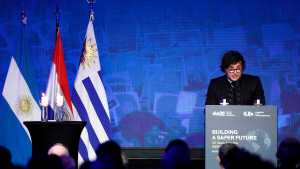 Javier Milei insistió en culpar al “terrorismo iraní” por el atentado a la AMIA en medio de las amenazas desde Teherán