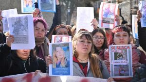 «La gente habla mal de ella», cuestionó la mamá de Luciana Muñoz, la joven que buscan en Neuquén