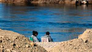 El acuerdo entre Gaido y Figueroa para  continuar con el paseo de la Costa, sobre el río Neuquén