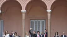 Imagen de Javier Milei invitó a la Selección Argentina a festejar la Copa América en el balcón de Casa Rosada