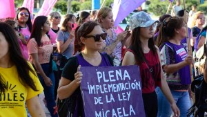 Ley Micaela: comenzaron las inscripciones al curso virtual, destinado a empleados públicos de Río Negro