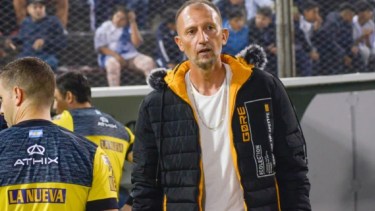 Nasta tiene una extensa trayectoria y su último club fue Defensores de Pronunciamiento. (Archivo)