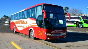 El colectivo, que viajaba desde el barrio "Las Victorias" hacia el centro de la ciudad, impactó con el tren mientras circulaba a una velocidad excesiva. Foto: archivo Marcelo Ochoa.