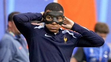 Kylian Mbappé utilizará una nueva máscara en las semis ante España.