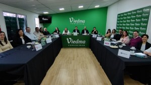Reunión con los bancos de Viedma para desarrollar créditos a vecinos como obras de asfalto y soluciones habitacionales