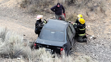 Vuelco sobre la Ruta 70, cerca de Cinco Saltos. Foto: gentileza