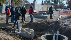Anuncian el fin de una importante obra cloacal que afecta el tránsito en Neuquén: ¿Cuándo será?