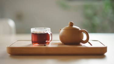 La hidratación en invierno es clave y puede hacer con infusiones calientes, como té. Foto: archivo