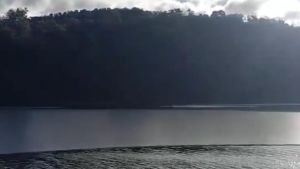 ¡Bariloche bajo cero! Así se ve lago Escondido congelado tras las bajas temperaturas