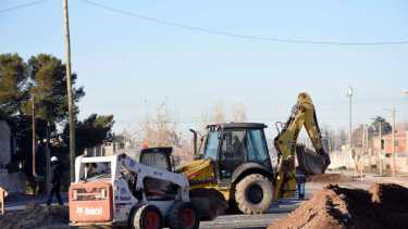 Trabajos  de asfalto en la avenida Necochea (foto archivo Matías Subat)
