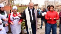 Imagen de El obispo bendijo junto a Gladys Aballay un comedor de una organización investigada en Neuquén