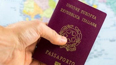 El pasaporte de Italia t la ciudadanía tienen tarifas que se actualizan cada tres meses.-