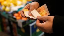 Imagen de Así impacta el Salario Mínimo, Vital y Móvil de marzo 2025 en las prestaciones de Anses