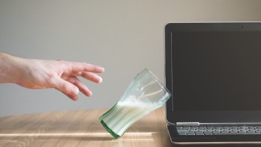 Derrame de líquido en la computadora