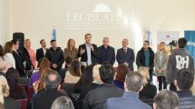 Imagen de Malestar con un juez del TSJ de Neuquén que participó de un acto junto a un funcionario denunciado por violencia laboral