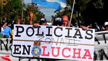 Una de las protestas policiales en el inicio del 2023 por mejores salarios para los uniformados. Foto: Marcelo Ochoa