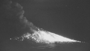 Explosión del volcán Villarrica en Chile: cómo se  monitorea la situación desde Neuquén