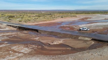 Rolando Figueroa prometió hacer los puentes en Carranza y Punta Colorada en la Ruta del Petróleo