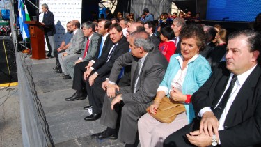 La última vez en un aniversario. El vínculo entre Weretilneck y Martín Soria se mantenía, aunque con esfuerzo. En 2013 llegaría el quiebre.