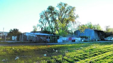 El asentamiento se encuentra frente al caso urbano histórico.