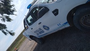Evadió un control vehicular y golpeó a policías en Viedma: lo declararon culpable y aguarda la pena