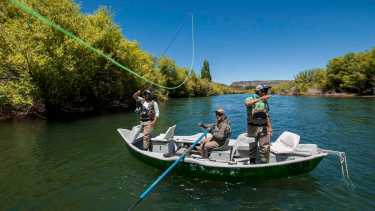 La pesca con mosca es una actividad deportiva y recreativa muy difundida en toda la Patagonia. Foto archivo. 
