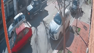 El padre del motociclista busca dar con el paradero de la persona que chocó a su hijo.