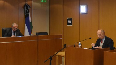 El juez Sánchez Freytes y el defensor oficial Miguel Salomón. (Foto: Juan Thomes). 