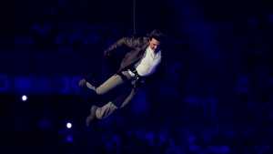 ¡Épico!: Tom Cruise cerró los Juegos Olímpicos de París saltando del techo y se llevó la sede a Los Ángeles