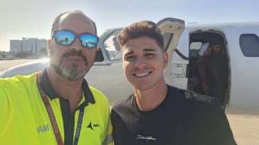 Julián Álvarez aterrizó en Madrid.