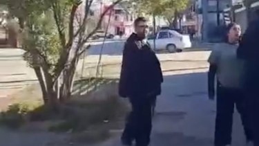 Docente imputado por abuso sexual en San Antonio Oeste: corrieron al fiscal y le lanzaron botellas