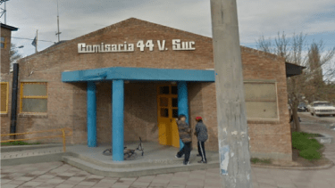 Policías de Neuquén salvaron la vida de una niña  con maniobras de Heimlich (Foto: captura)
