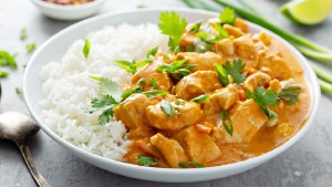 Hoy sale curry de pollo con arroz perfumado